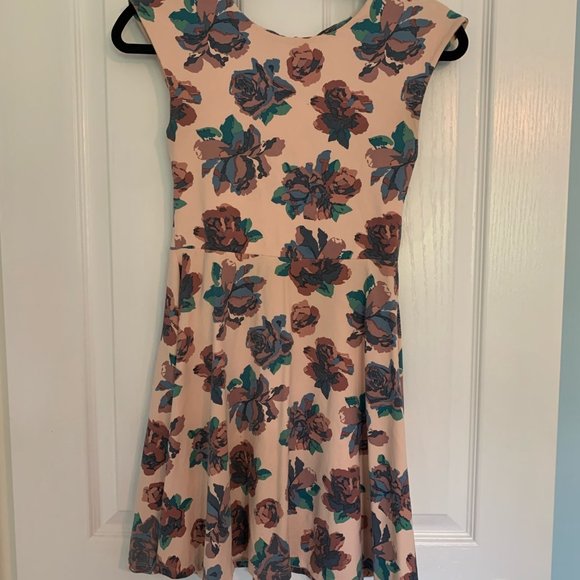 Aritzia Talula Pink Floral Dress Size S - Picture 1 of 2